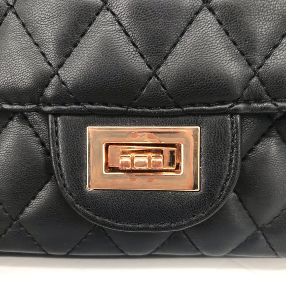 🍄4 for $35 Vegan Leather Quilted Convertible Handbag - Picture 4 of 9